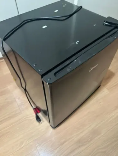 FRIGOBAR 220W POUCO USADO