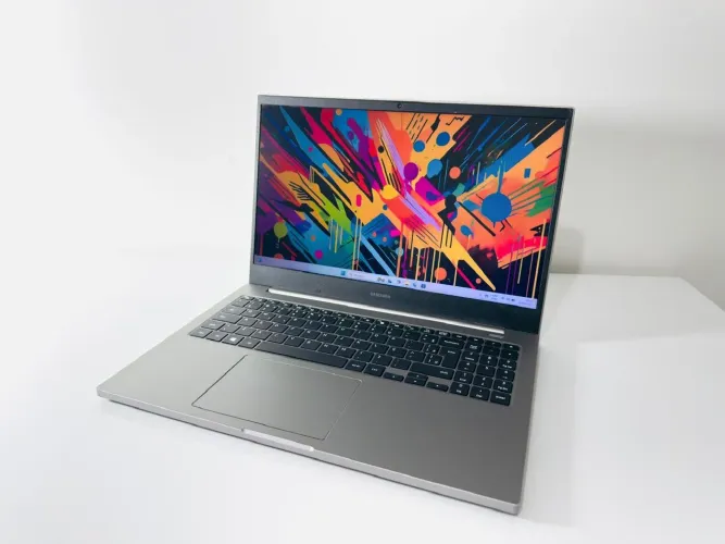 Notebook Samsung-I3-10th-8GB Ram-SSD 256GB NVME-Tela 15.6HD