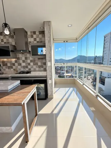 Apartamento Decorado com 3 Quartos e 2 Vagas Balneário Camboriú