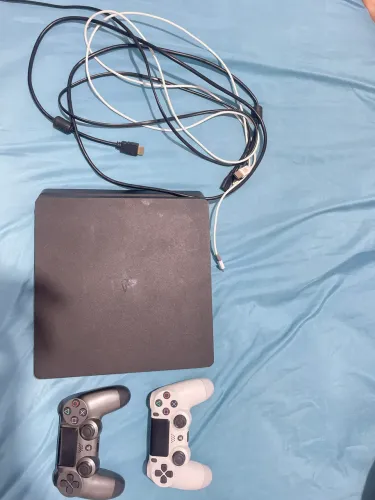 Ps4 1 Tb com controle extra