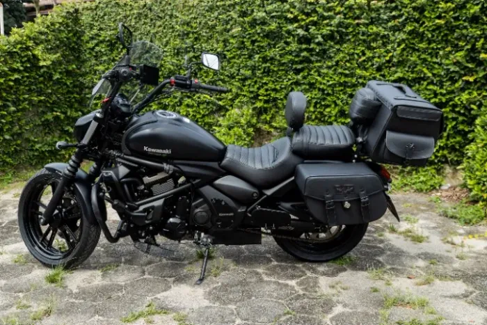 Kawasaki Vulcan S 650 ABS 2025 | 10 mil km | Mais de R$ 12 mil em acessórios
