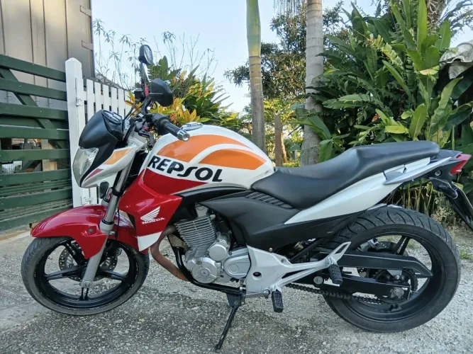 Vende moto Honda CB 300r LIMITED