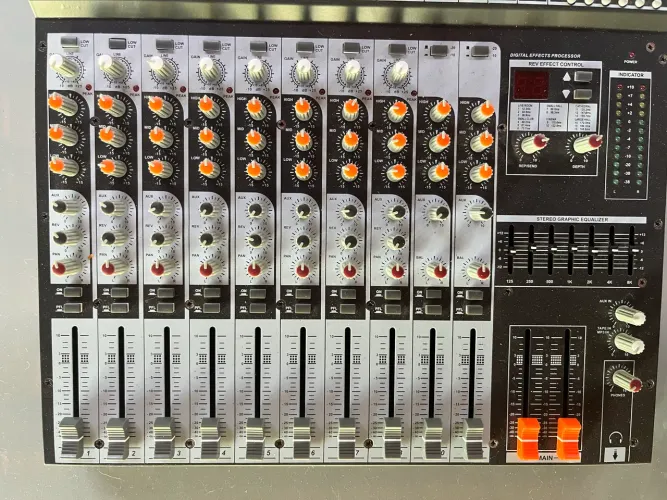 Mesa de som Soundcraft sx 1202 fx