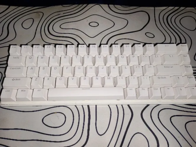 Teclado mecânico branco (switch vermelho)