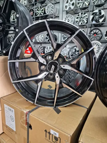 Rodas Aro 17x8' Mercedes AMG 5x112 Novas( ATE EM 18X NO CARTÃO)