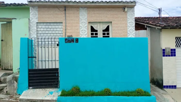 Vendo também troco por outra casa em outro canto