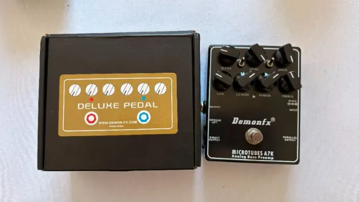 Microtubes A7k - Pedal Bass Preamp