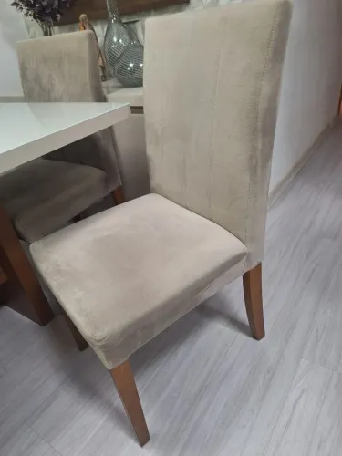 Mesa com Cadeiras