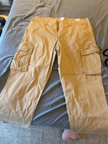 Título: Calça Cargo GAP Essential Straight Caqui Masculina Tam. 36x32 Nova