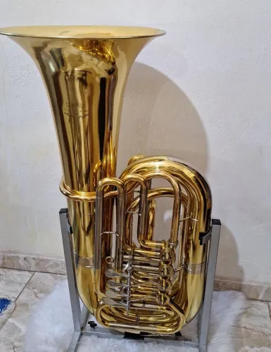 Tuba Profissional Yamaha YBB-641 de 4 Rotores em Sib.
