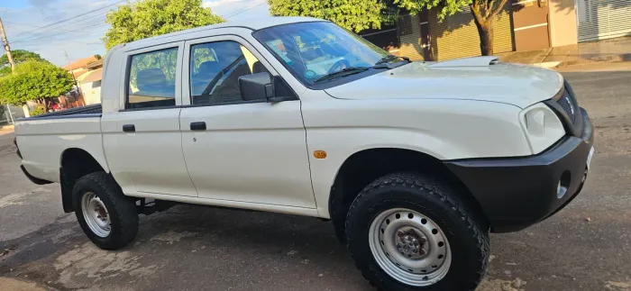 Mitsubishi L200 GL 2.5 4X4 CD Diesel 2009