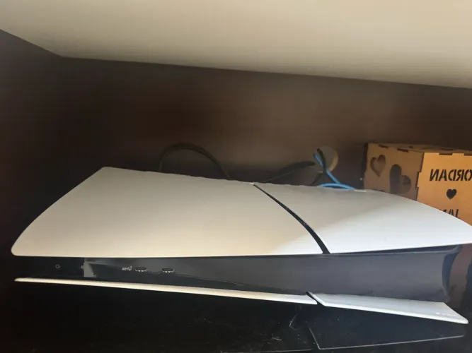 PS5 Slim (Mídia digital)+ 2 controles