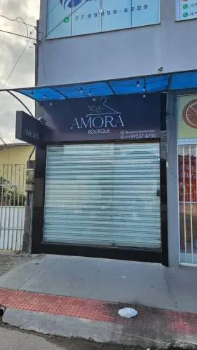 Pequena Loja de  14 metros quadrados em Parque Residencial Laranjeiras - Serra - ES