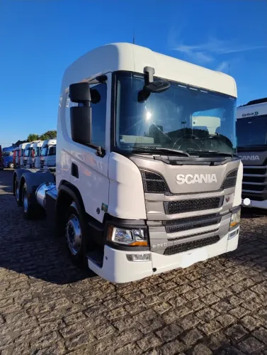 Scania R450 6x2 com retarder