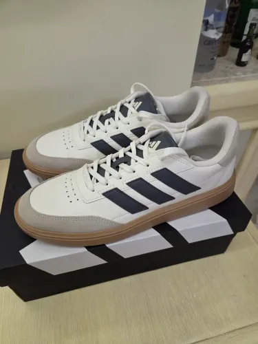 Tênis ADIDAS COURTBLOCK