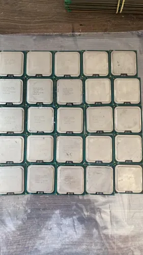 lote de 25 processador core 2 quad q8400