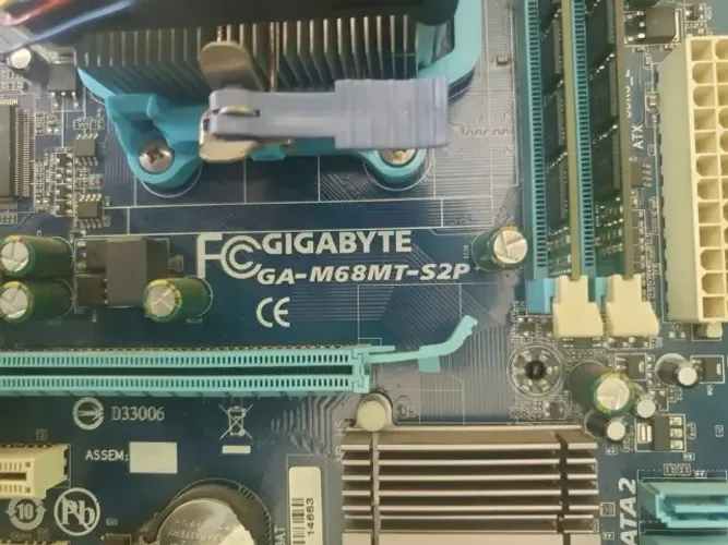 Kit placa mae/processador/cooler GA-M68MT-S2P + Phenom II X4 955 (posso adicionar memoria)