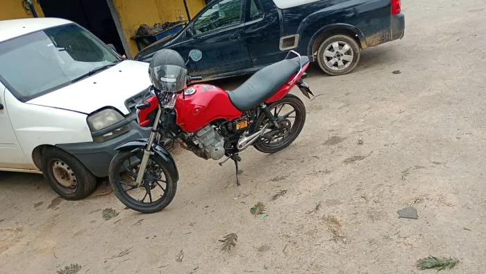 Vendo ou troco por carro acima de 2000 150 2015 único dono