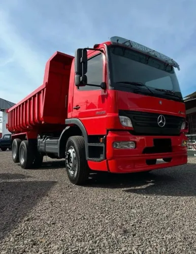 Mb atego 2425 2011 único dono