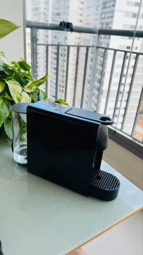 Cafeteira Nespresso Essenza Mini