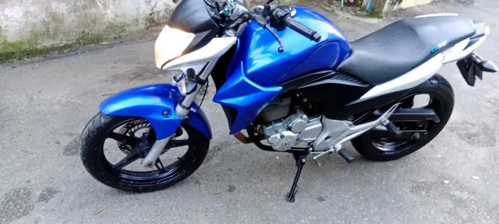 Cb 300