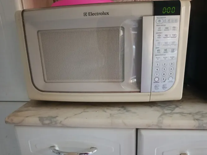 Microondas 31 litros Eletrolux