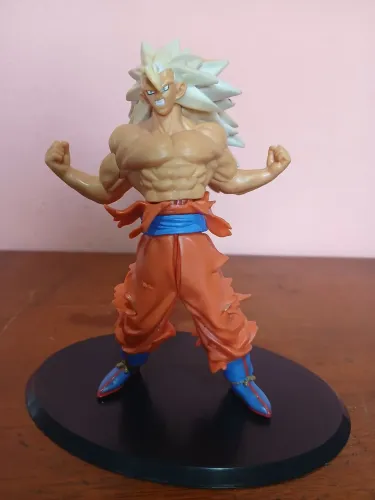 Goku Super Saiyajin 3