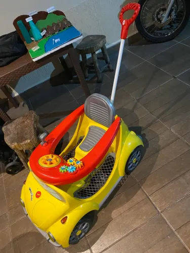 Carrinho infantil ( fusca )