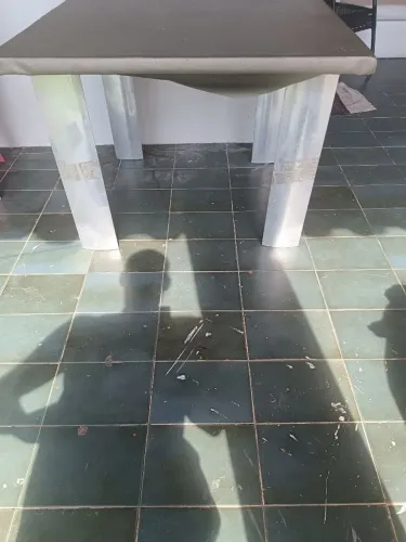 Conjunto de mesa com 4 cadeiras (madeira e alumínio)