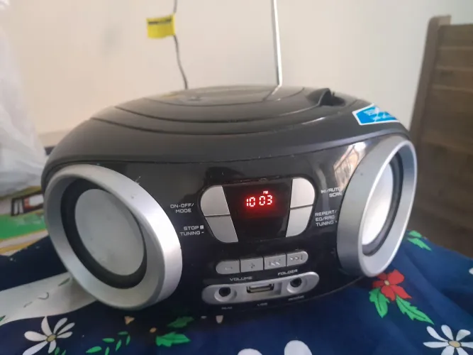 Rádio marca Mondial eletronic