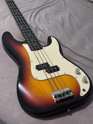 Baixo Precision Vintage Modificado