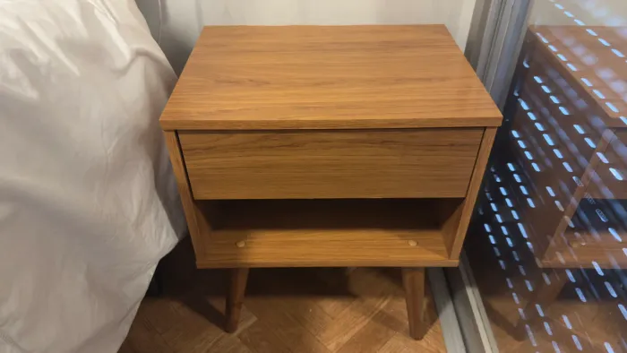 Mesa de Cabeceira Retrô Villare - R$ 120