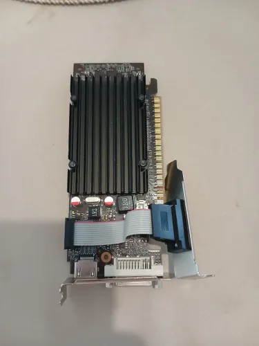 Placa de vídeo 1GB DDR3