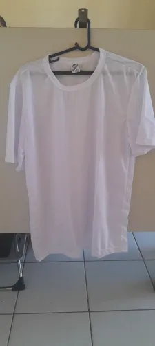 Promoção de camisas, 7$ cada, lembrando,camisas novas de loja