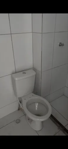 Vaso / sanitário com descarga acoplada