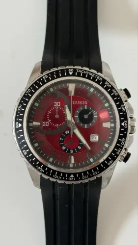 Relógio Guess fundo vermelho W16545G2