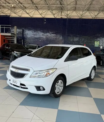 Chevrolet Onix Hatch LT 1.0 8V Flex Power Mec. 4P 2015