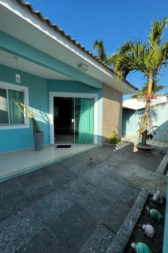 CASA À VENDA - CONDOMÍNIO DOS PÁSSAROS CABO FRIO - O Condomínio disponibiliza lazer e segu