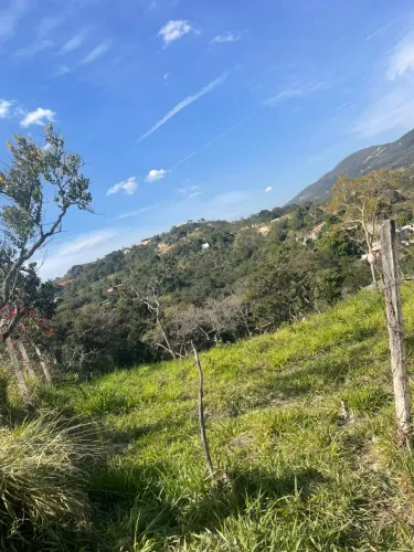 Chácara plana ótima localização