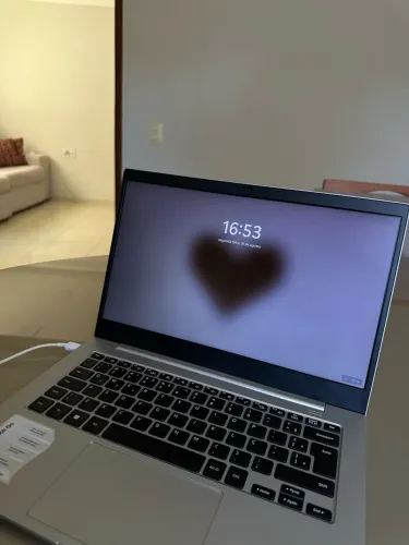 Notebook Samsung Galaxy Book Go 14" Full HD (128GB SSD / 4GB RAM) - Completo na Caixa!