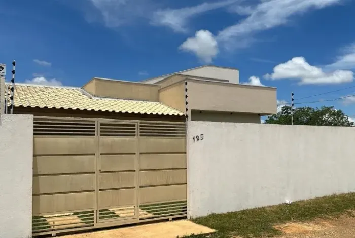 Casa para Locação em Chapada dos Guimarães - Bairro Bom Clima ? LOCAÇÃO MENSAL: R$ 3.200