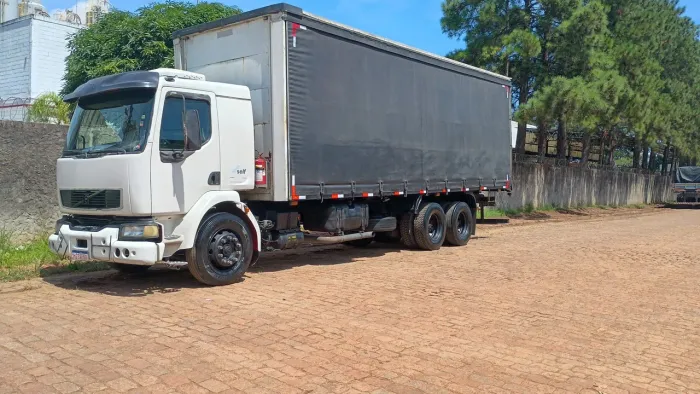 Caminhão truck sider 2004