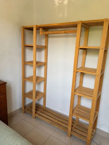 Vendo arara de madeira