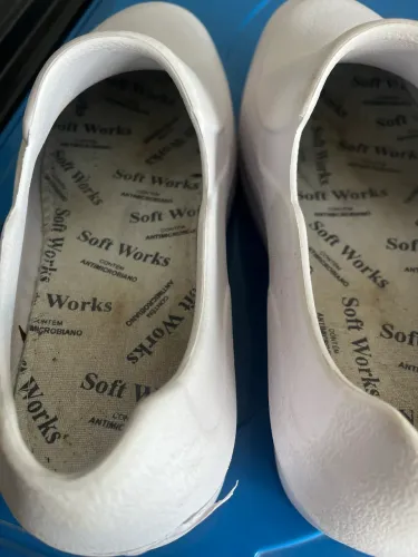 Vendo sapato masculino para uso em hospitais e laboratórios