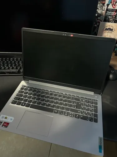 Notebook Lenovo Ideapad - Ryzen 3 7320U