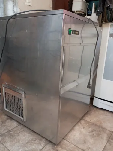 Maquina de faricar gelo dedal profissional 50 kg\dia 220 volts Leia Descrição, Veja Vídeo