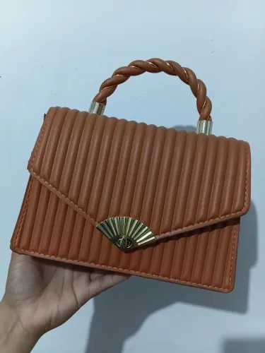 Vendo 3 bolsas por 210  