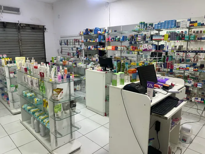 Vendo estrutura de farmácia 