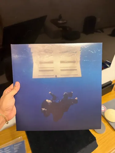 VINIL BILLIE EILISH - HIT ME HARD AND SOFT (LP amarelo)
