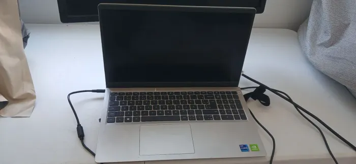 Dell Inspirion 15 3530 Notebook 